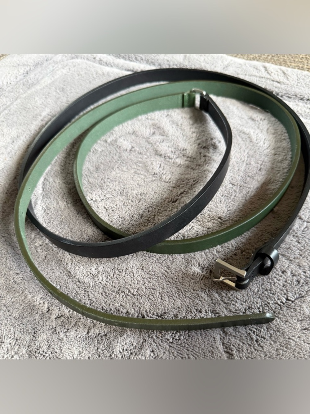 Black and Forest Green crossover Leather Belt. Silvertone hdw. L Garnet Hill  🇮🇹